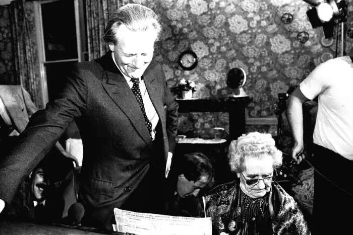 Framed Print : Michael Heseltine is reunited with his former music teacher, Sarah Jane Simpson Framed Print : Michael Heseltine is reunited with his former music teacher, Sarah Jane Simpson