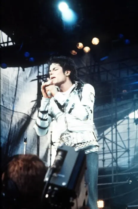 Framed Print : Michael Jackson - In concert at Cardiff Arms Park - 26th July 1988 Framed Print : Michael Jackson - In concert at Cardiff Arms Park - 26th July 1988