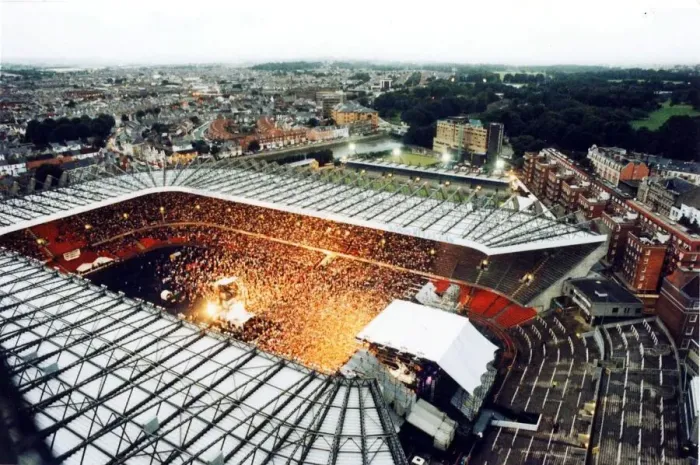 Framed Print : Michael Jackson concert at the National Stadium, Cardiff Arms park. Pic shows the crowds Framed Print : Michael Jackson concert at the National Stadium, Cardiff Arms park. Pic shows the crowds
