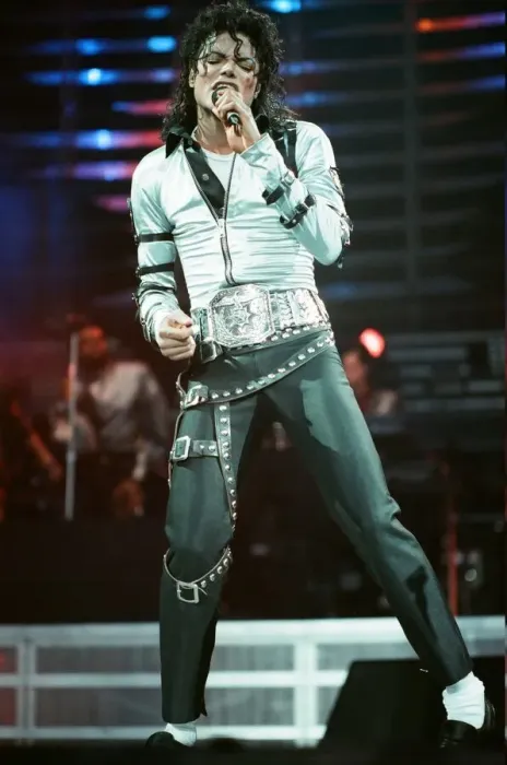 Framed Print : Michael Jackson in concert at Wembley. 15th July 1988 Framed Print : Michael Jackson in concert at Wembley. 15th July 1988