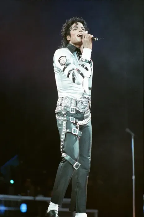 Framed Print : Michael Jackson in concert at Wembley. 15th July 1988 Framed Print : Michael Jackson in concert at Wembley. 15th July 1988