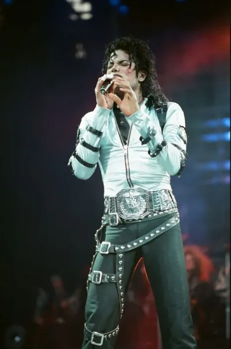 Framed Print : Michael Jackson in concert at Wembley. 15th July 1988 Framed Print : Michael Jackson in concert at Wembley. 15th July 1988