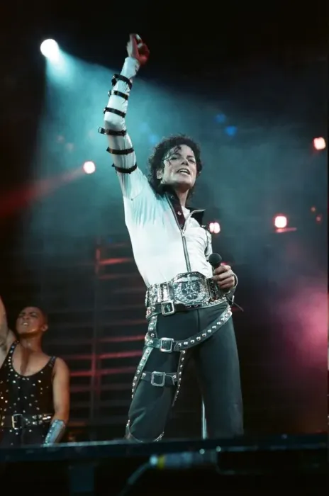 Framed Print : Michael Jackson in concert at Wembley. 15th July 1988 Framed Print : Michael Jackson in concert at Wembley. 15th July 1988