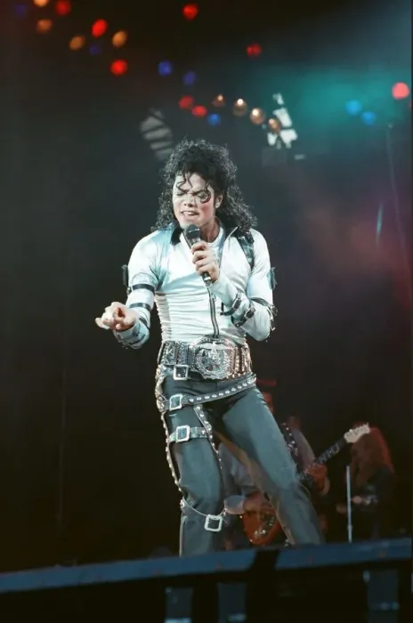 Framed Print : Michael Jackson in concert at Wembley. 15th July 1988 Framed Print : Michael Jackson in concert at Wembley. 15th July 1988