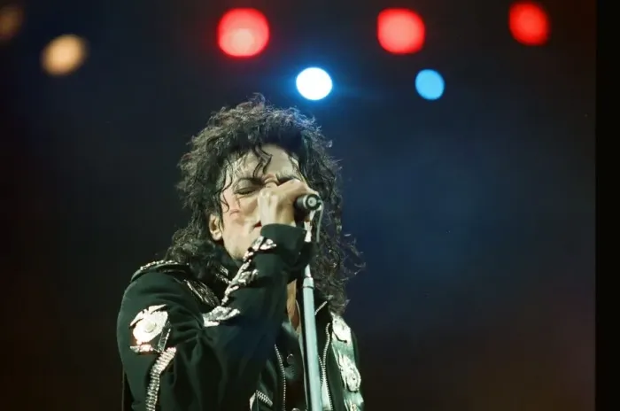 Framed Print : Michael Jackson in concert at Wembley. 15th July 1988 Framed Print : Michael Jackson in concert at Wembley. 15th July 1988