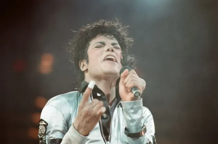 Framed Print : Michael Jackson in concert at Wembley. 15th July 1988 Framed Print : Michael Jackson in concert at Wembley. 15th July 1988
