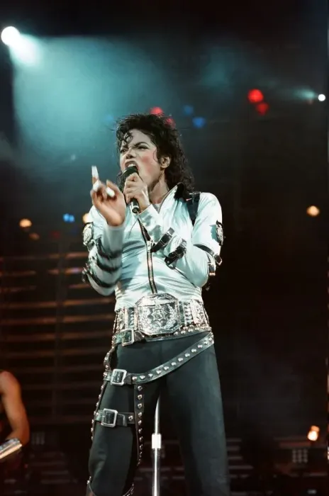 Framed Print : Michael Jackson in concert at Wembley. 15th July 1988 Framed Print : Michael Jackson in concert at Wembley. 15th July 1988
