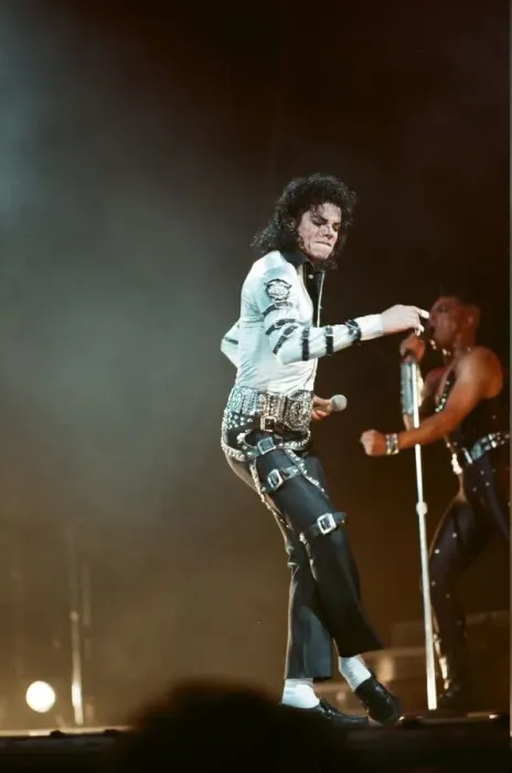 Framed Print : Michael Jackson in concert at Wembley. 22nd July 1988 Framed Print : Michael Jackson in concert at Wembley. 22nd July 1988