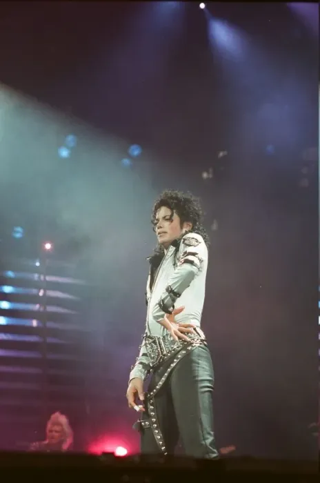 Framed Print : Michael Jackson in concert at Wembley performing in front of HRH Diana Princess of Wales Framed Print : Michael Jackson in concert at Wembley performing in front of HRH Diana Princess of Wales