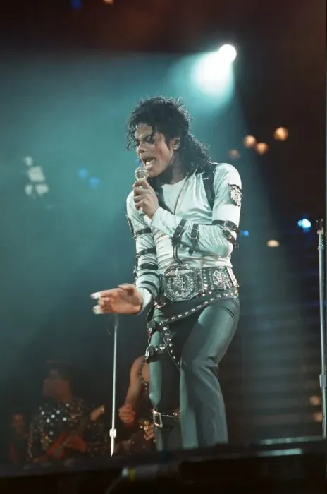 Framed Print : Michael Jackson in concert at Wembley performing in front of HRH Diana Princess of Wales Framed Print : Michael Jackson in concert at Wembley performing in front of HRH Diana Princess of Wales