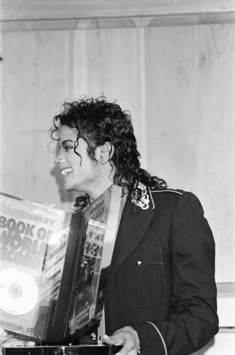 Framed Print : Michael Jackson, pictured in 1988, in London where he is entered into The Guinness World
