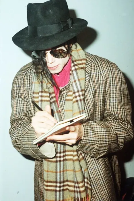 Framed Print : Michael Jackson Pop Star signing Autograph