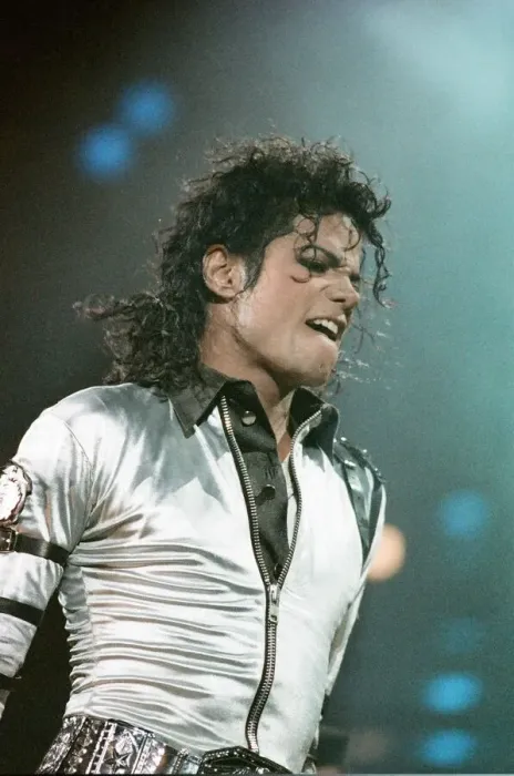 Framed Print : Michael Jackson seen here in concert at Milton Keynes. 10th September 1988 Framed Print : Michael Jackson seen here in concert at Milton Keynes. 10th September 1988