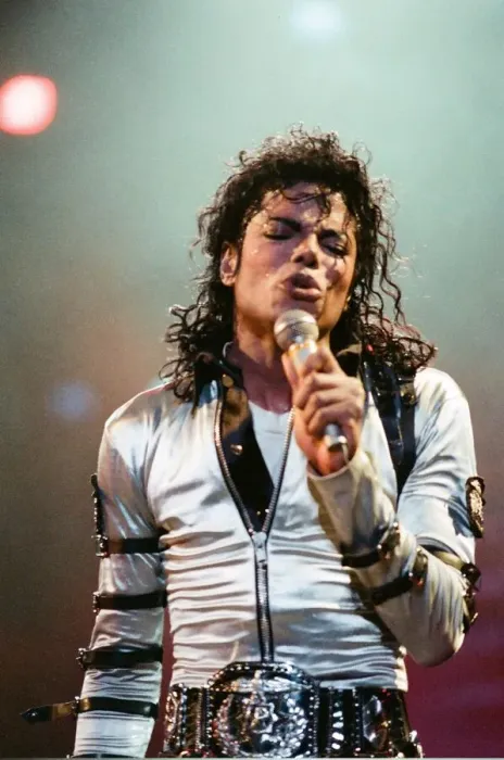 Framed Print : Michael Jackson seen here in concert at Milton Keynes. 10th September 1988 Framed Print : Michael Jackson seen here in concert at Milton Keynes. 10th September 1988