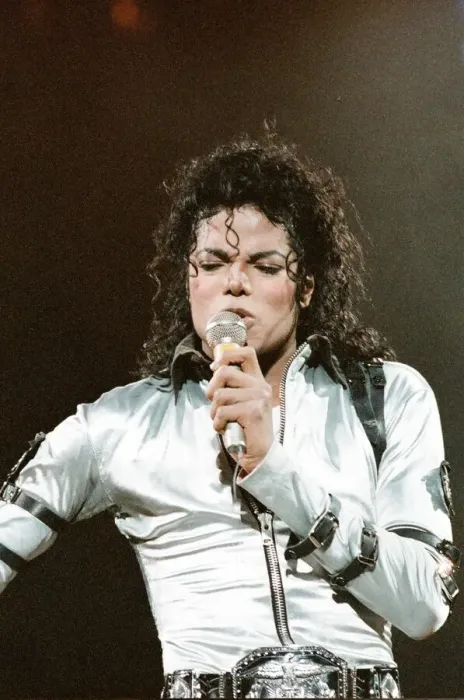 Framed Print : Michael Jackson seen here in concert at Milton Keynes. 10th September 1988 Framed Print : Michael Jackson seen here in concert at Milton Keynes. 10th September 1988