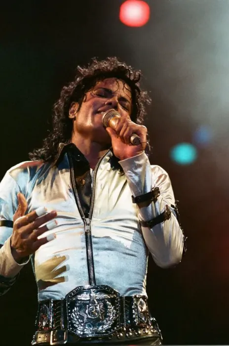Framed Print : Michael Jackson seen here in concert at Milton Keynes. 10th September 1988 Framed Print : Michael Jackson seen here in concert at Milton Keynes. 10th September 1988