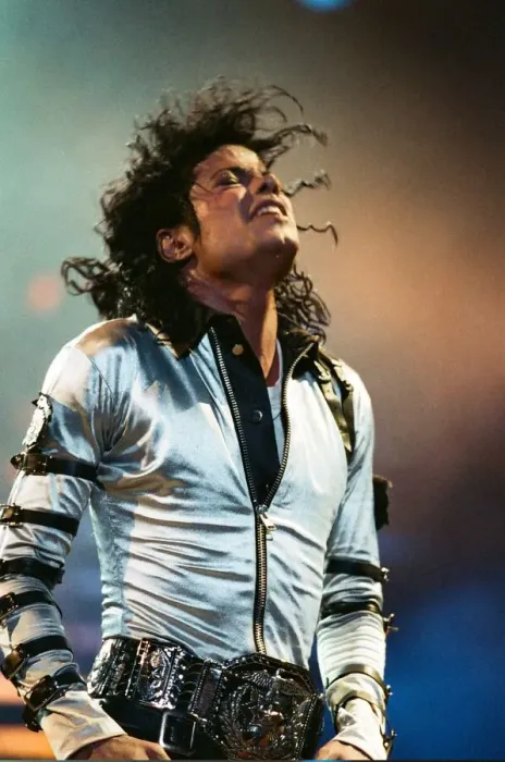 Framed Print : Michael Jackson seen here in concert at Milton Keynes. 10th September 1988 Framed Print : Michael Jackson seen here in concert at Milton Keynes. 10th September 1988