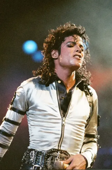 Framed Print : Michael Jackson seen here in concert at Milton Keynes. 10th September 1988 Framed Print : Michael Jackson seen here in concert at Milton Keynes. 10th September 1988