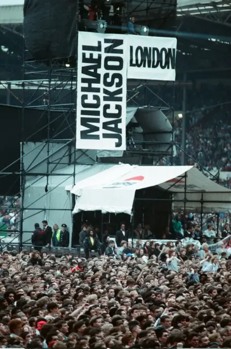 Framed Print : Michael Jackson can be seen performing on stage at Wembley during the Bad concert tour Framed Print : Michael Jackson can be seen performing on stage at Wembley during the Bad concert tour