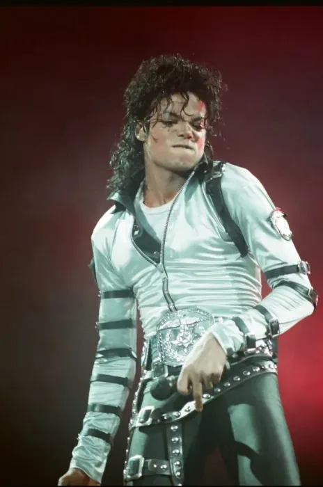 Framed Print : Michael Jackson can be seen performing on stage at Wembley during the Bad concert tour Framed Print : Michael Jackson can be seen performing on stage at Wembley during the Bad concert tour