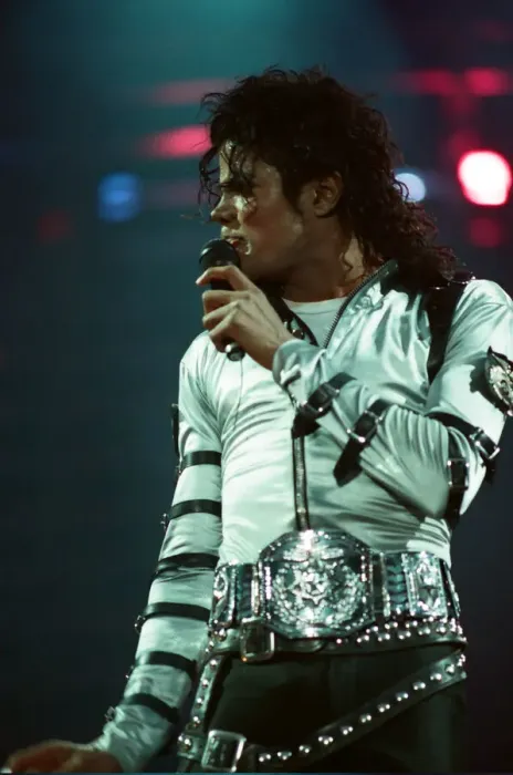 Framed Print : Michael Jackson can be seen performing on stage at Wembley during the Bad concert tour Framed Print : Michael Jackson can be seen performing on stage at Wembley during the Bad concert tour
