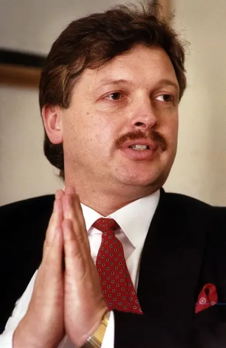 Framed Print : Michael Knighton, director of Manchester United Football Club. Circa 1989