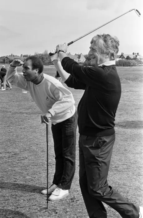 Framed Print : Michael Parkinson on the fairway at The Royal Liverpool Golf Club, Wirral Framed Print : Michael Parkinson on the fairway at The Royal Liverpool Golf Club, Wirral