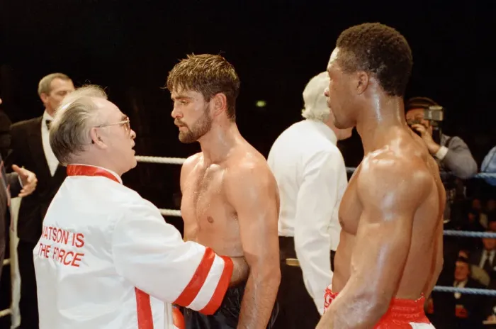 Framed Print : Michael Watson vs Craig Trotter for the Commonwealth middleweight title Framed Print : Michael Watson vs Craig Trotter for the Commonwealth middleweight title