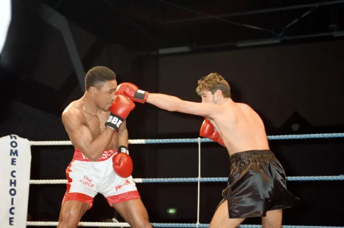 Framed Print : Michael Watson vs Craig Trotter for the Commonwealth middleweight title Framed Print : Michael Watson vs Craig Trotter for the Commonwealth middleweight title
