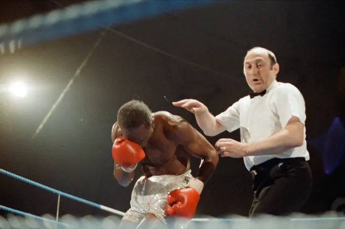 Framed Print : Michael Watson vs Nigel Benn for the British Commonwealth middleweight title