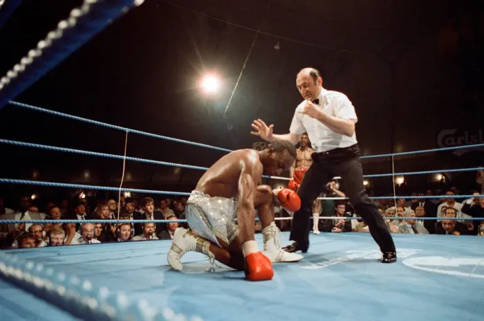 Framed Print : Michael Watson vs Nigel Benn for the British Commonwealth middleweight title Framed Print : Michael Watson vs Nigel Benn for the British Commonwealth middleweight title
