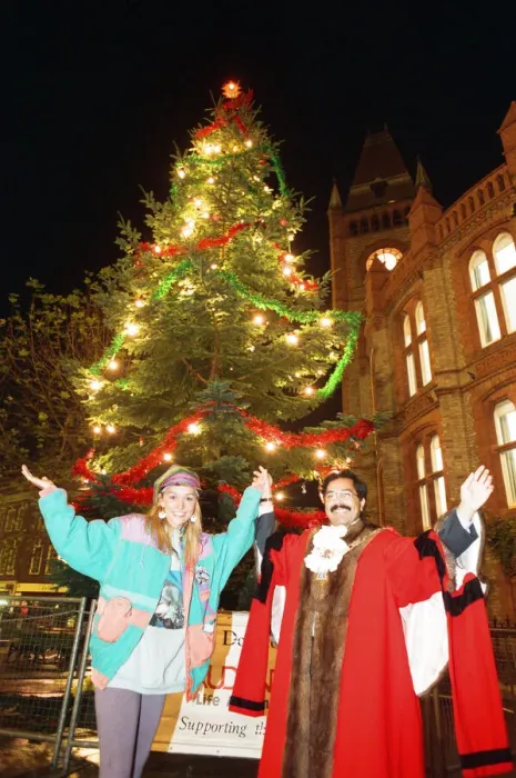 Framed Print : Michaela Strachan switches on the Christmas lights at Broad Street Mall, Reading