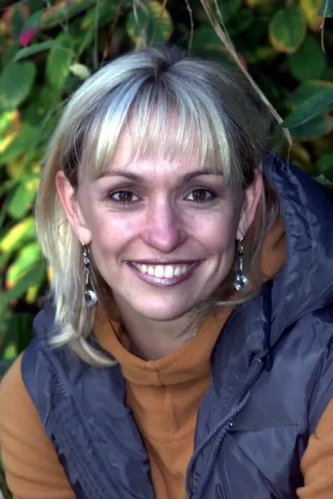 Framed Print : Michaela Strachan TV Presenter October 1999 m2 Framed Print : Michaela Strachan TV Presenter October 1999 m2