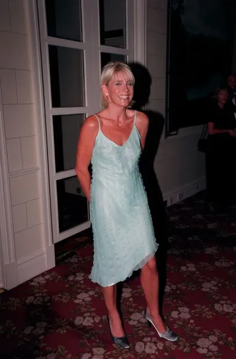 Framed Print : Michelle Collins Actress September 98 Eastenders actress arriving at the TV Quick