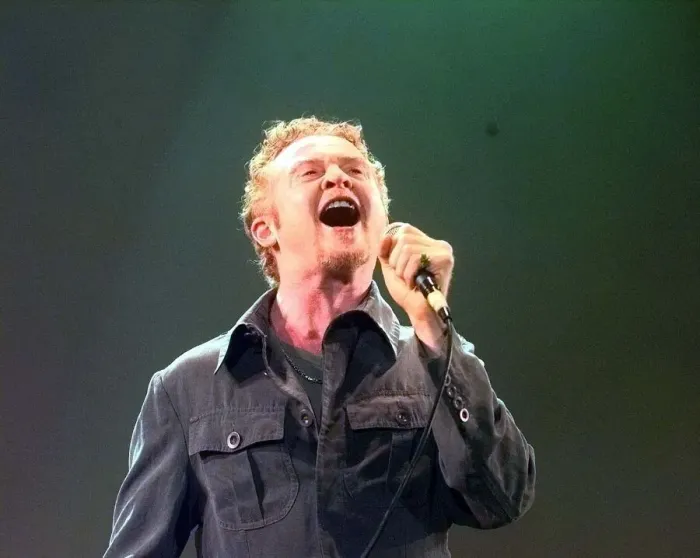 Framed Print : Mick Hucknall of Simply Red performing at Warwick Castle. August 1999