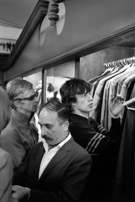 Framed Print : Mick Jagger with Andrew Loog Oldham behind him on the morning of 4 June 1964 when Framed Print : Mick Jagger with Andrew Loog Oldham behind him on the morning of 4 June 1964 when