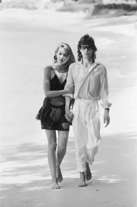 Framed Print : Mick Jagger and Jerry Hall taking a stroll along the beach at Gibbs Bay in Barbados Framed Print : Mick Jagger and Jerry Hall taking a stroll along the beach at Gibbs Bay in Barbados