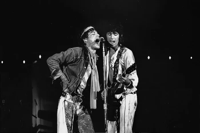 Framed Print : Mick Jagger & Keith Ricahrds, Rolling Stones Inglewood Forum, Los Angeles, California