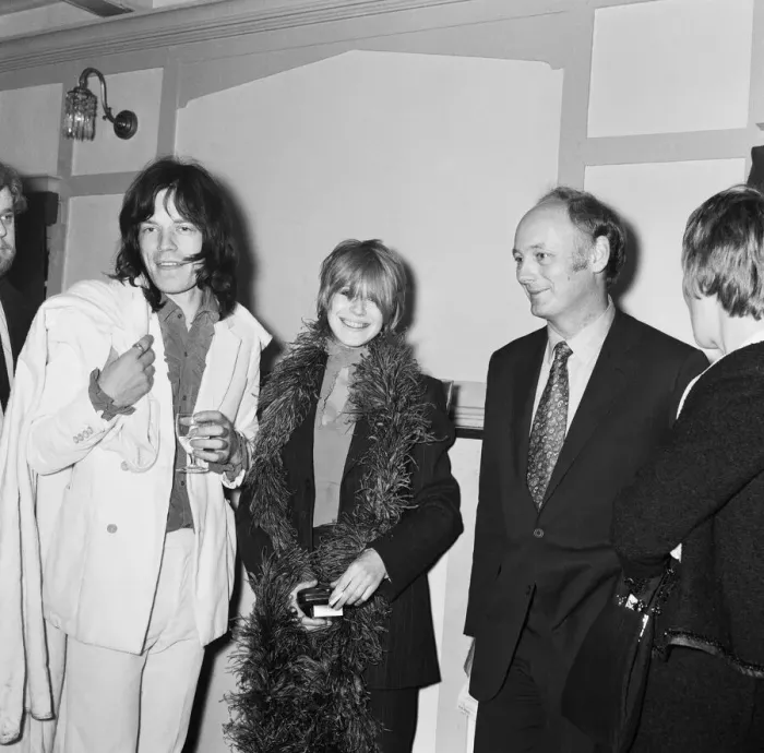 Framed Print : Mick Jagger and Marianne Faithfull talking to Lord and Lady Montagu at the premiere of Framed Print : Mick Jagger and Marianne Faithfull talking to Lord and Lady Montagu at the premiere of