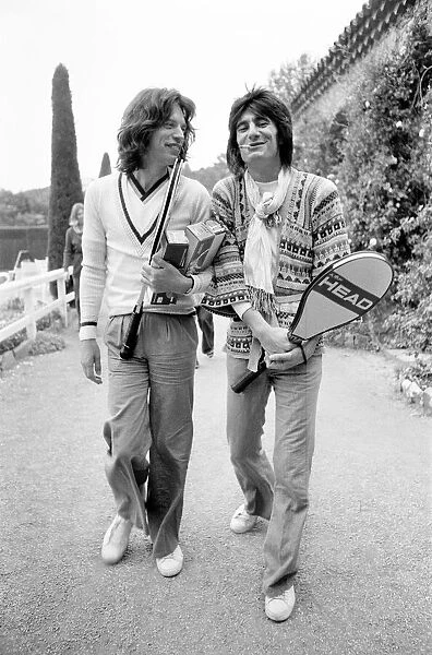 Mick Jagger and Ronnie Wood take time out to relax in the South of France