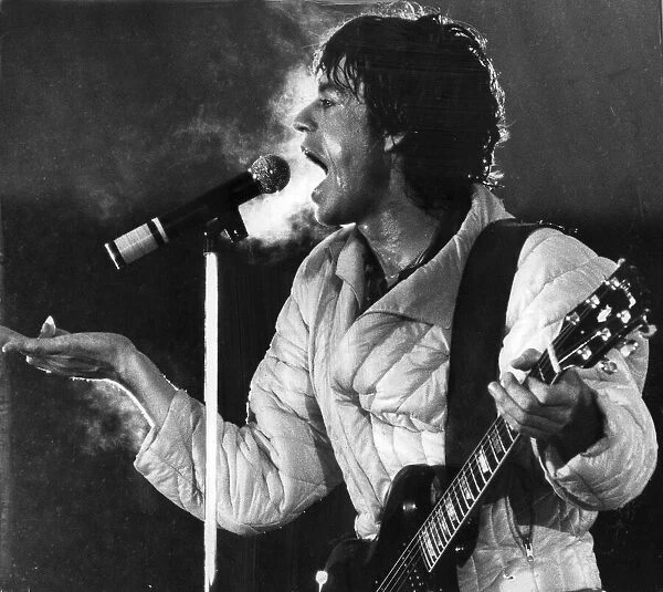 Mick Jagger singing, Rolling Stones concert in St James Park, London - 25  /  06  /  1982
