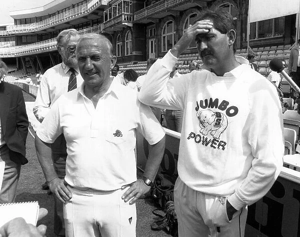 Micky Stewart and skipper Graham Gooch August 1988