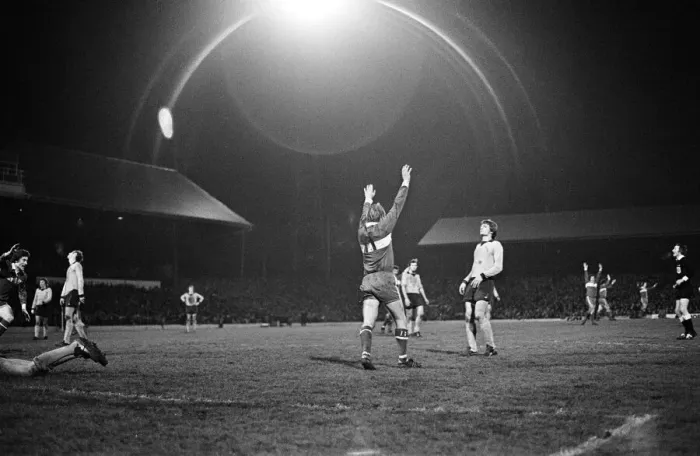 Framed Print : Middlesbrough 1-0 Wycombe Wanderers, FA Cup Replay at Ayresome Park Framed Print : Middlesbrough 1-0 Wycombe Wanderers, FA Cup Replay at Ayresome Park