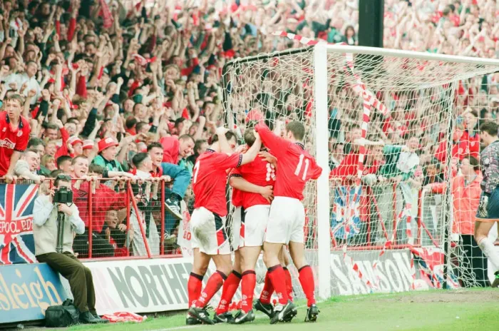 Framed Print : Middlesbrough 2-1 Luton Town, League Division One match at Ayresome Park Framed Print : Middlesbrough 2-1 Luton Town, League Division One match at Ayresome Park