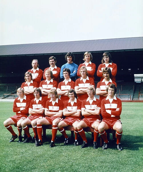 Middlesbrough FC team photograph. Back row L-R: N. Stiles, J. Craggs, J. Platt, W