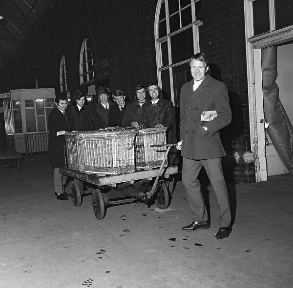 Middlesbrough footballers leave for Manchester. 1971