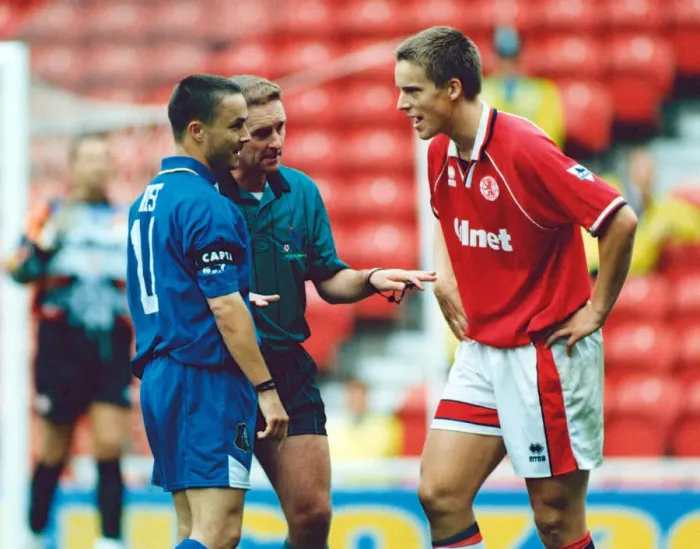 Framed Print : Middlesbroughs Jan Aage Fjortoft and Chelseas Dennis Wise argue with Framed Print : Middlesbroughs Jan Aage Fjortoft and Chelseas Dennis Wise argue with
