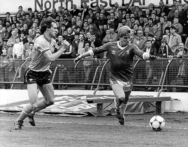 Middlesbroughs Paul Sugrue, right, gets quickly past a Wolves defender