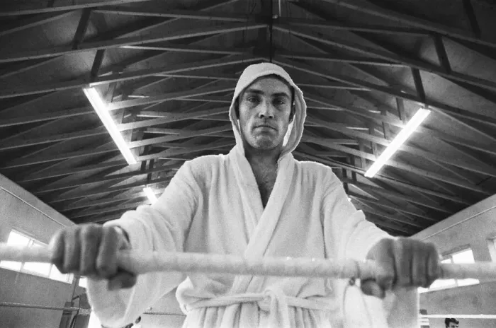 Framed Print : Middleweight Champion Alan Minter training in Jersey ahead of his World Title fight Framed Print : Middleweight Champion Alan Minter training in Jersey ahead of his World Title fight