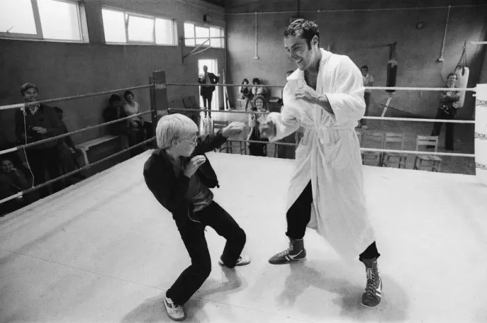 Framed Print : Middleweight Champion Alan Minter training in Jersey ahead of his World Title fight Framed Print : Middleweight Champion Alan Minter training in Jersey ahead of his World Title fight